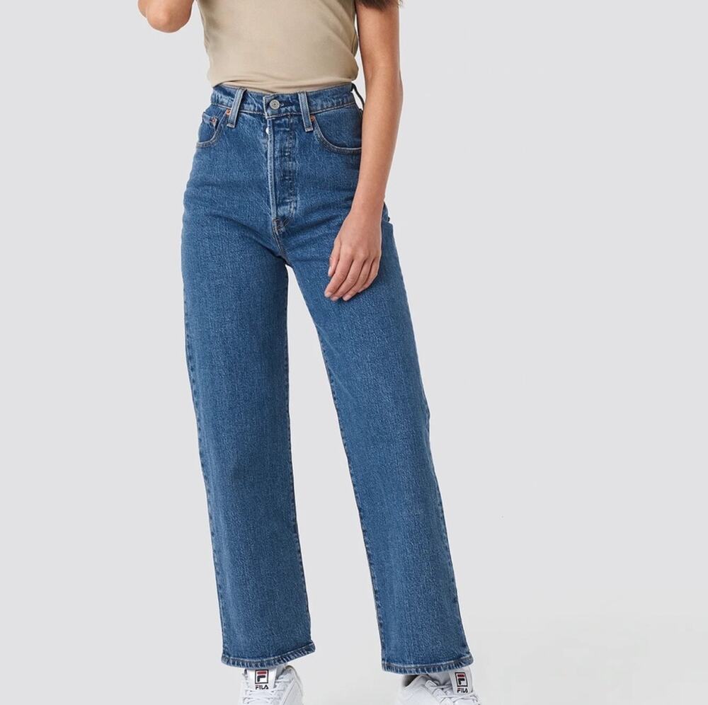Levi's Premium Ribcage Straight Jeans 27x27 Medium Wash Button Fly High Rise